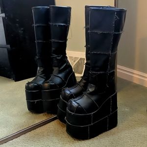 Double decker Gogo boots